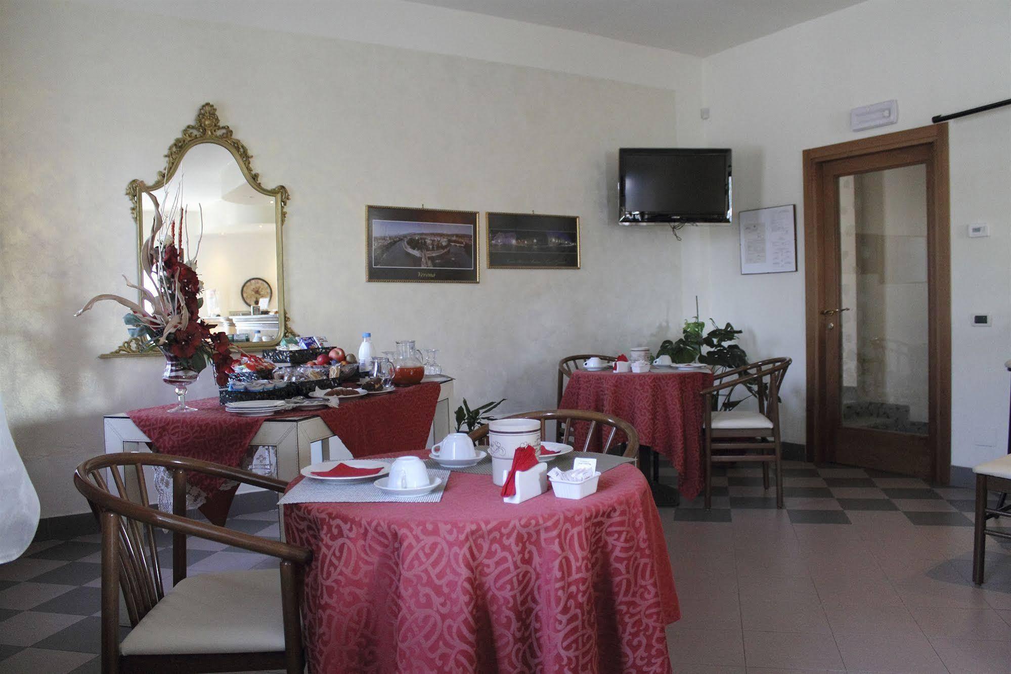 Hotel Europa Dossobuono Ngoại thất bức ảnh